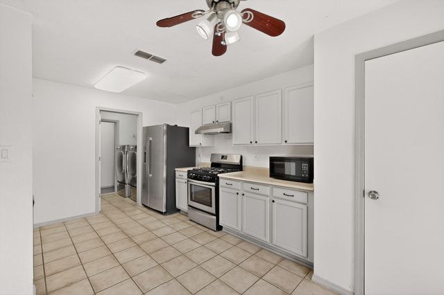 6114 Bisbee Place NW, Albuquerque, NM 87114