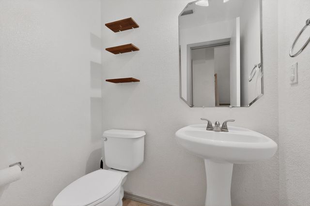 6114 Bisbee Place NW, Albuquerque, NM 87114