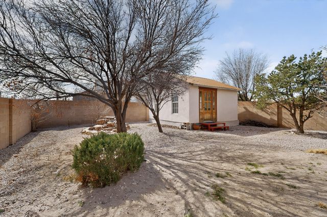 6114 Bisbee Place NW, Albuquerque, NM 87114