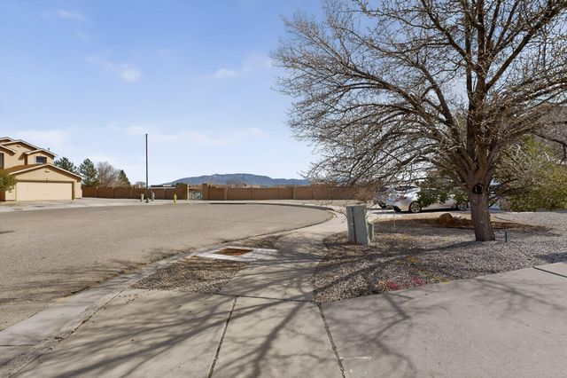 6114 Bisbee Place NW, Albuquerque, NM 87114