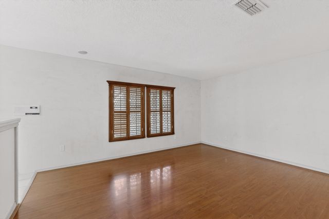 6114 Bisbee Place NW, Albuquerque, NM 87114