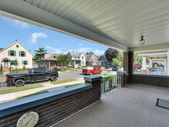 1005 Blaine AVENUE, Racine, WI 53405