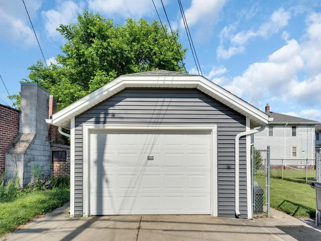 1005 Blaine AVENUE, Racine, WI 53405