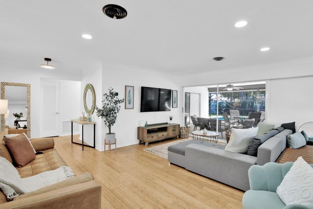 798 E Boca Raton Road, Boca Raton, FL 33432