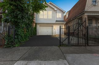 141 Fabyan Pl, Newark City, NJ 07112