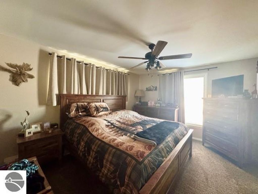 Image 11 of property listing at 1307 S State Road, Ithaca, MI 48847