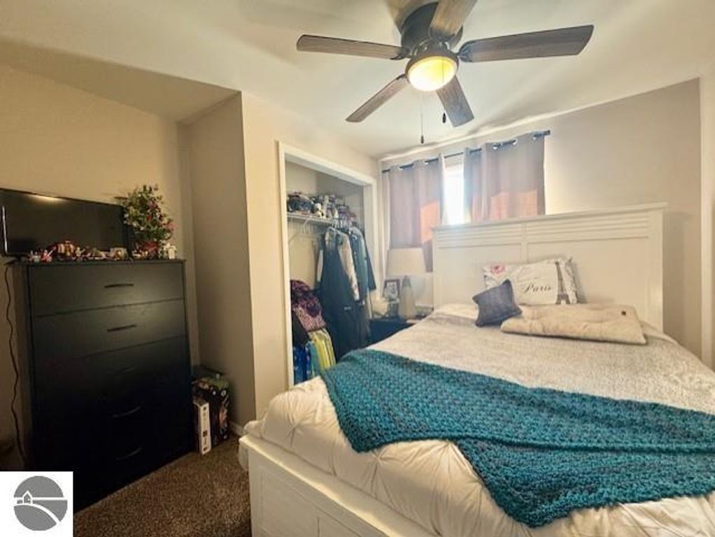 Image 8 of property listing at 1307 S State Road, Ithaca, MI 48847