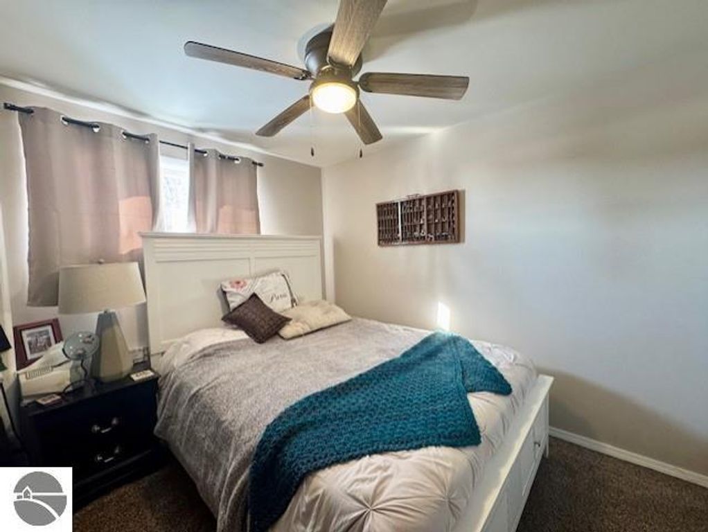 Image 9 of property listing at 1307 S State Road, Ithaca, MI 48847