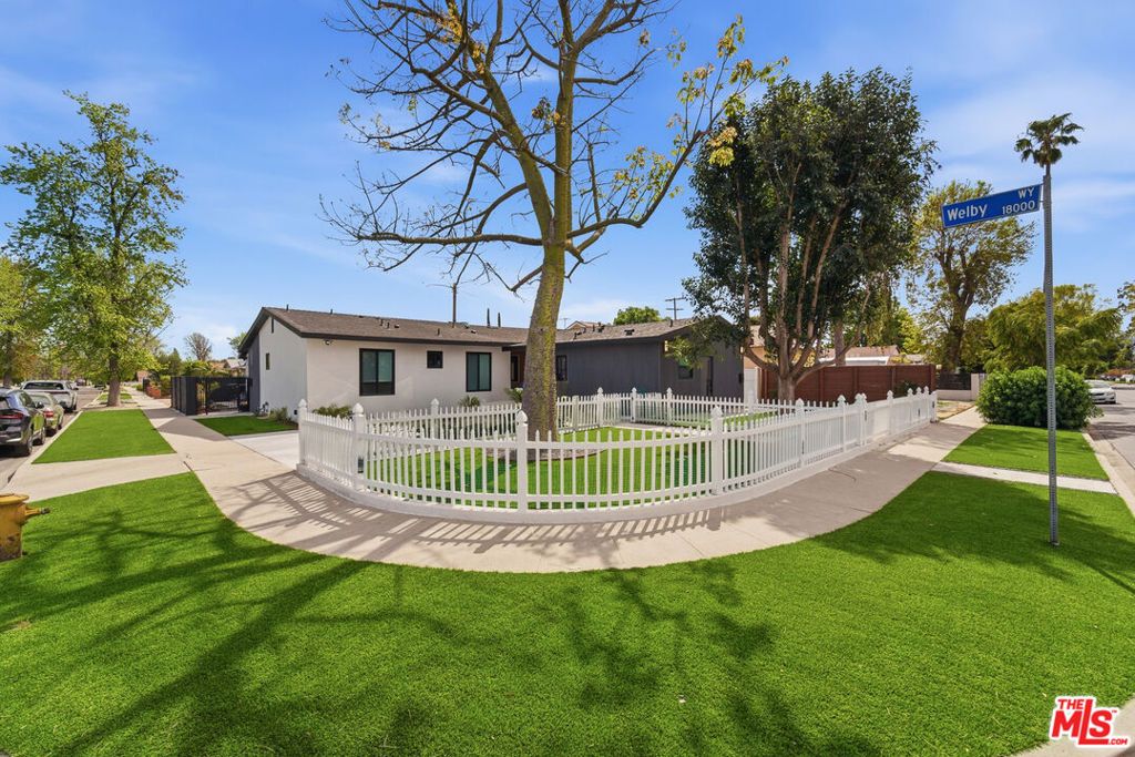 Image 1 of property listing at 6724 Hesperia Avenue, Reseda, CA 91335