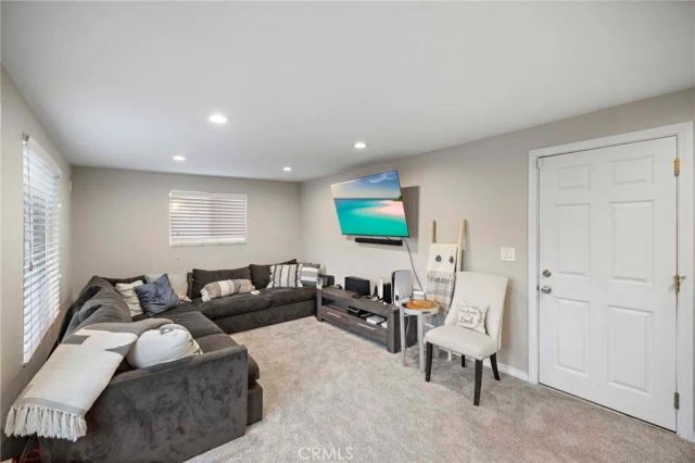 933 E Woodland, Glendora, CA 91741