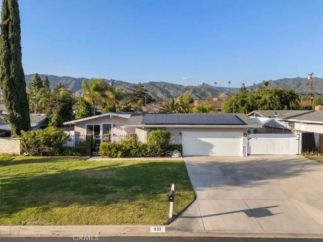 933 E Woodland, Glendora, CA 91741