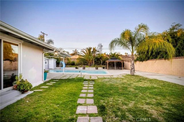 933 E Woodland, Glendora, CA 91741