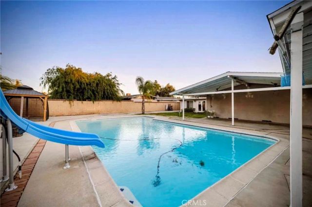 933 E Woodland, Glendora, CA 91741