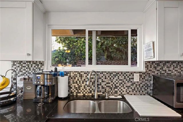 933 E Woodland, Glendora, CA 91741