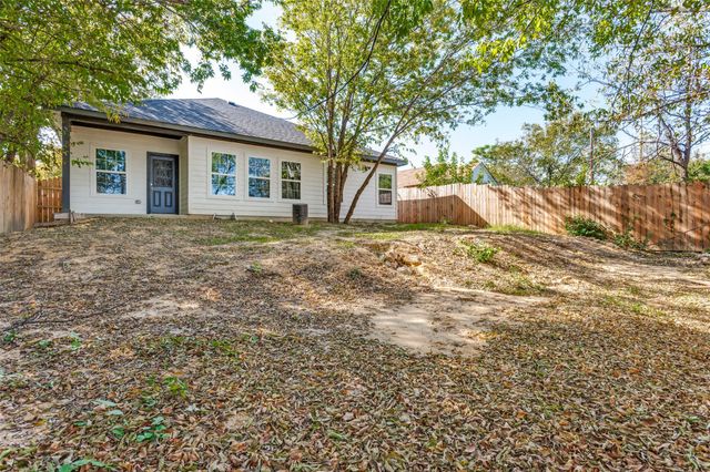 5520 Goodman Avenue, Fort Worth, TX 76107