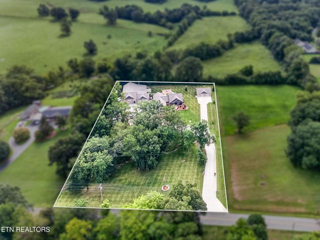 1452 Cook Rd, Crossville, TN 38555