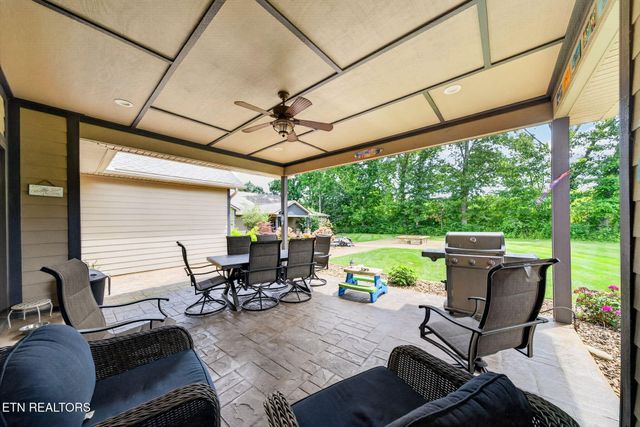 1452 Cook Rd, Crossville, TN 38555