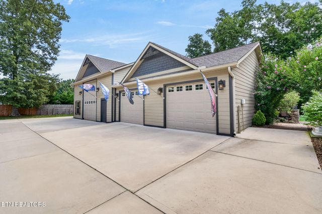1452 Cook Rd, Crossville, TN 38555