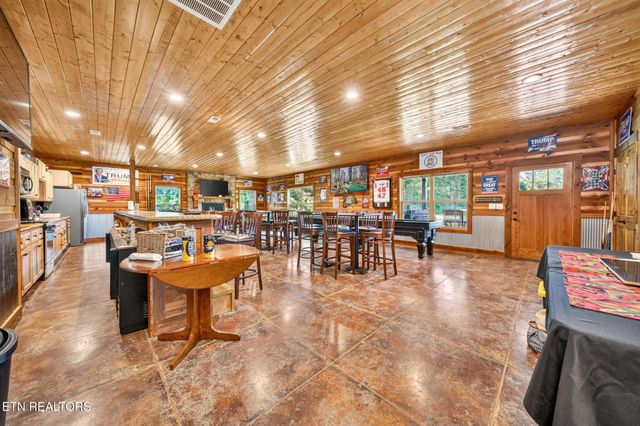 1452 Cook Rd, Crossville, TN 38555