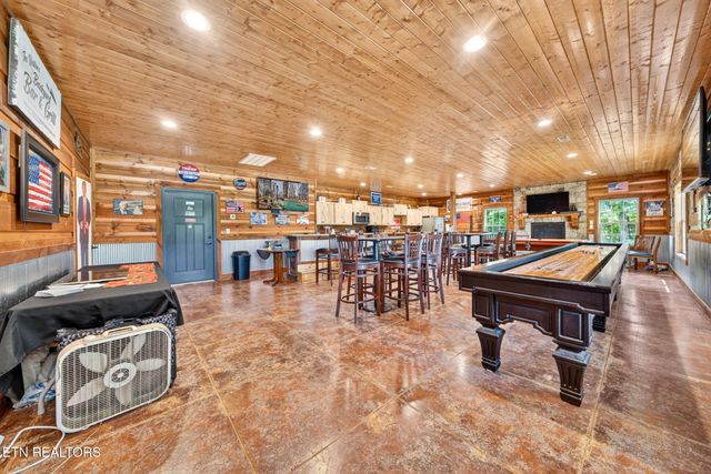 1452 Cook Rd, Crossville, TN 38555