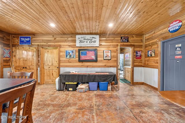 1452 Cook Rd, Crossville, TN 38555