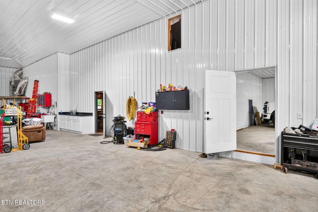 1452 Cook Rd, Crossville, TN 38555