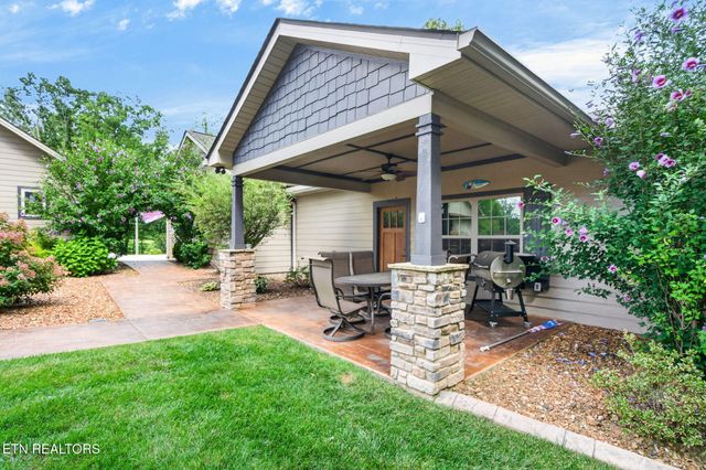 1452 Cook Rd, Crossville, TN 38555
