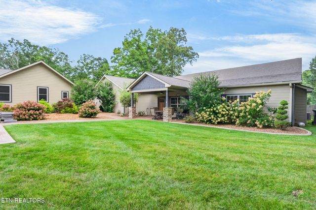 1452 Cook Rd, Crossville, TN 38555