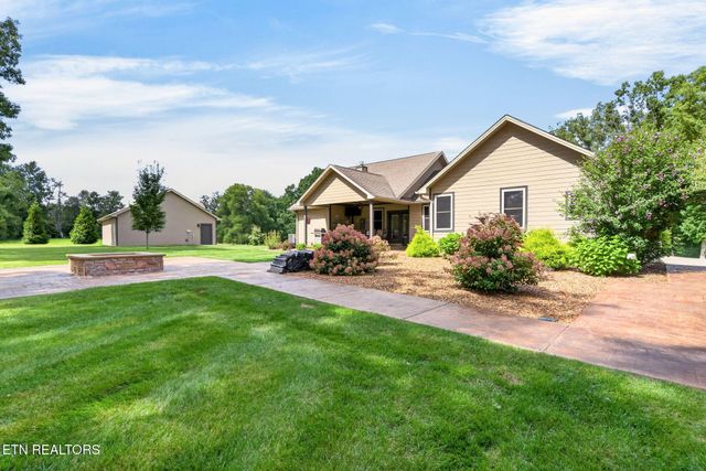 1452 Cook Rd, Crossville, TN 38555