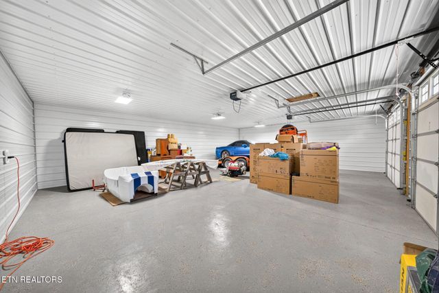 1452 Cook Rd, Crossville, TN 38555