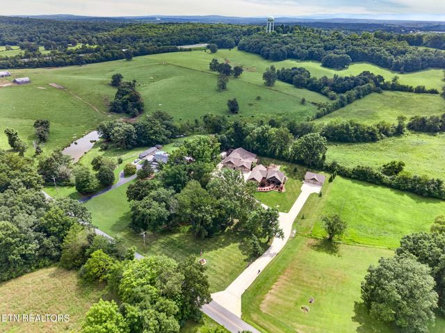 1452 Cook Rd, Crossville, TN 38555
