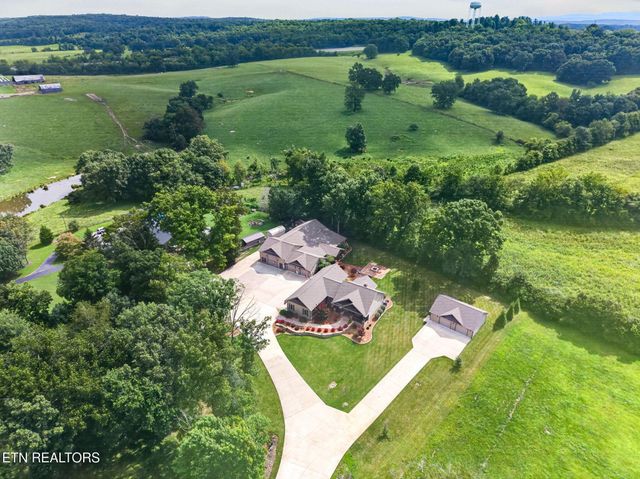 1452 Cook Rd, Crossville, TN 38555