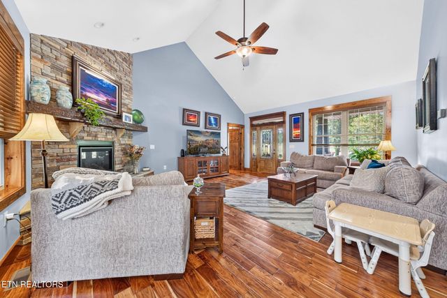 1452 Cook Rd, Crossville, TN 38555