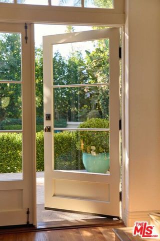 621 S Mccadden Place, Los Angeles, CA 90005