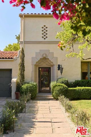 621 S Mccadden Place, Los Angeles, CA 90005