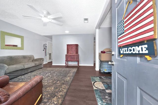 549 Packard Dr, Grass Valley, CA 95945