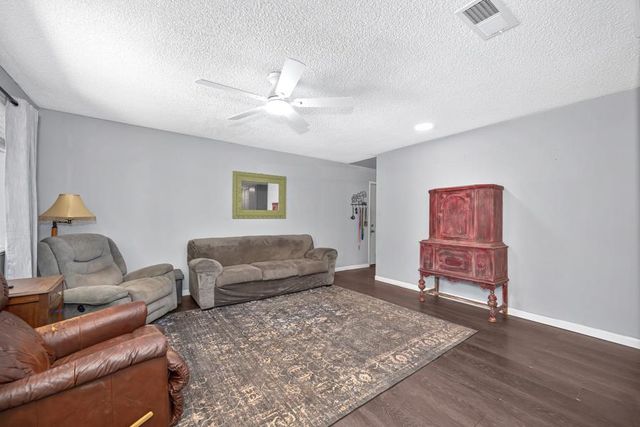 549 Packard Dr, Grass Valley, CA 95945