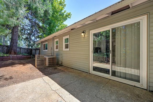 549 Packard Dr, Grass Valley, CA 95945