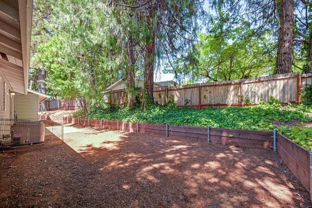 549 Packard Dr, Grass Valley, CA 95945