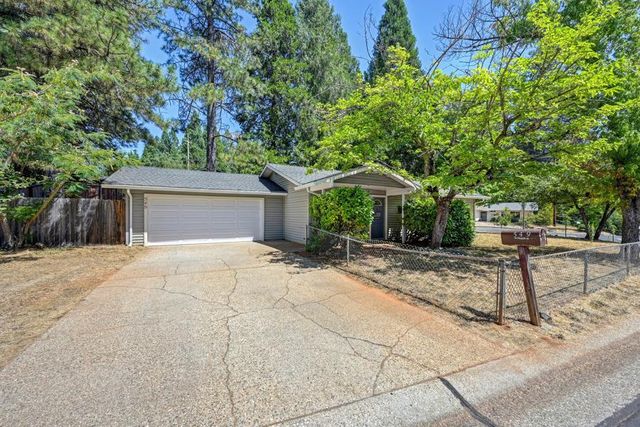 549 Packard Dr, Grass Valley, CA 95945