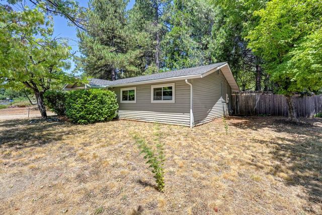549 Packard Dr, Grass Valley, CA 95945