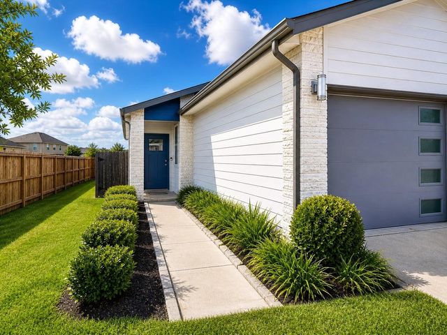 12566 Fleet River Rd, Houston, TX 77047