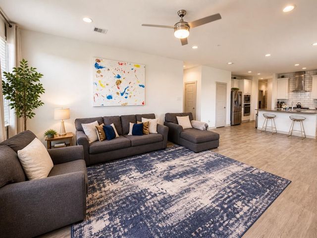 12566 Fleet River Rd, Houston, TX 77047