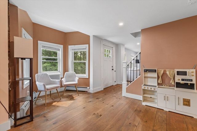 152 N Main St, Templeton, MA 01468