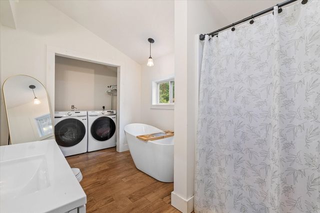 152 N Main St, Templeton, MA 01468