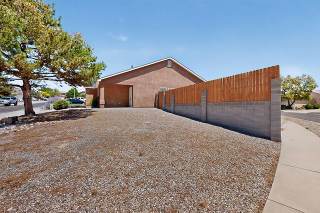 10700 Pinon Park Court NW, Albuquerque, NM 87114