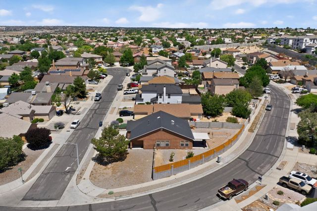 10700 Pinon Park Court NW, Albuquerque, NM 87114