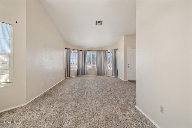 9237 Peach Avenue, California City, CA 93505