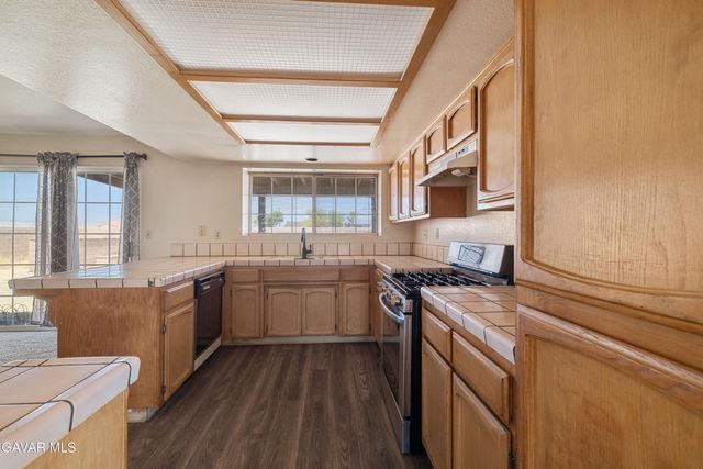 9237 Peach Avenue, California City, CA 93505