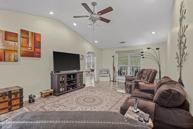 2102 Dana Marie Street, Paragould, AR 72450